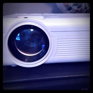 Crosstour mini projector